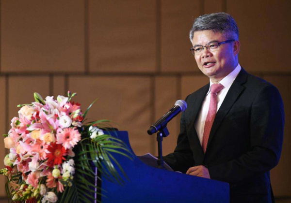 东兴证券 近来动荡不断的港澳银行圈，与昔日金融大佬们的江湖轶事