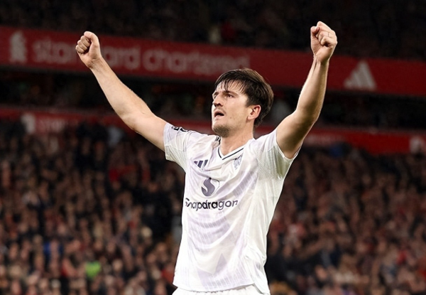 金牛所 曼联开出续约条件, 减薪和短期合同恐逼走哈利马奎尔